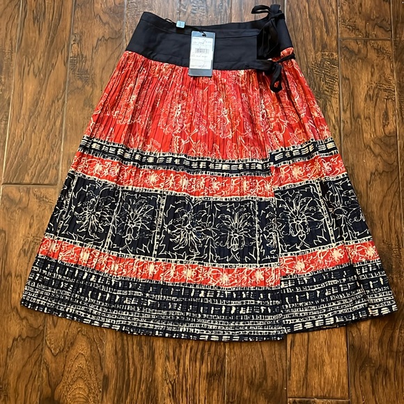 NWT!  Weekend Maxmara skirt, size 2 - Picture 2 of 9